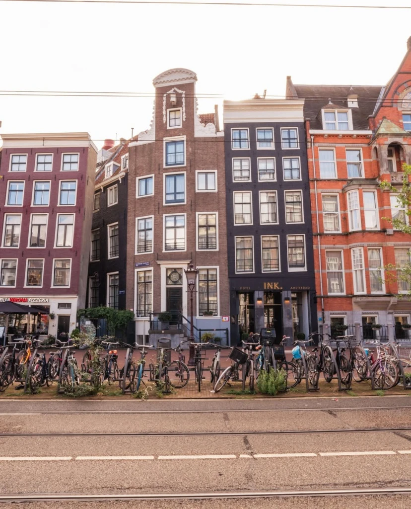 INK Hotel Amsterdam, dış cepheden görüntüsü
