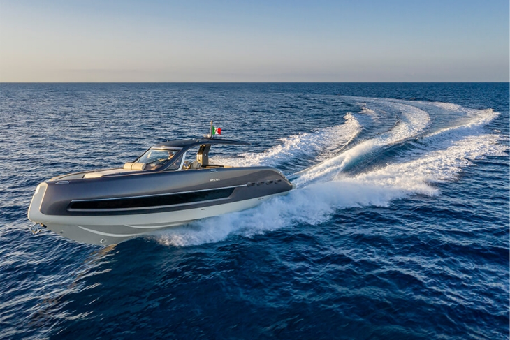 Invictus Yacht TT460 Shell Edition tekne dış mekan tasarımı