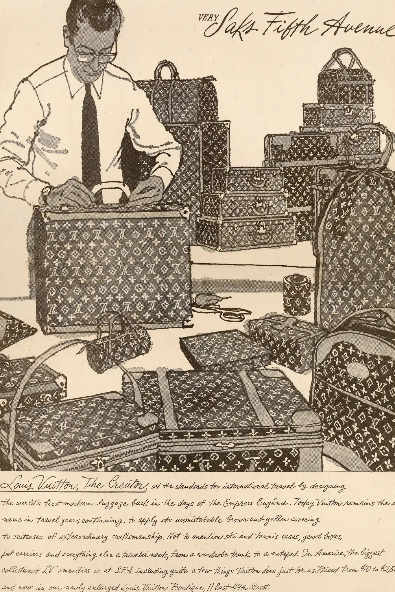 Bir Louis Vuitton Monogram reklamında, gözlüklü bir adam, etrafı markanın ikonik Monogram deseniyle kaplı çeşitli boyutlarda bavullar ve seyahat çantalarıyla çevriliyken büyük bir sandığı düzenliyor; bu görsel, Louis Vuitton Monogram’ının 130 yıllık hikâyesini ve zanaatkârlığını vurguluyor.