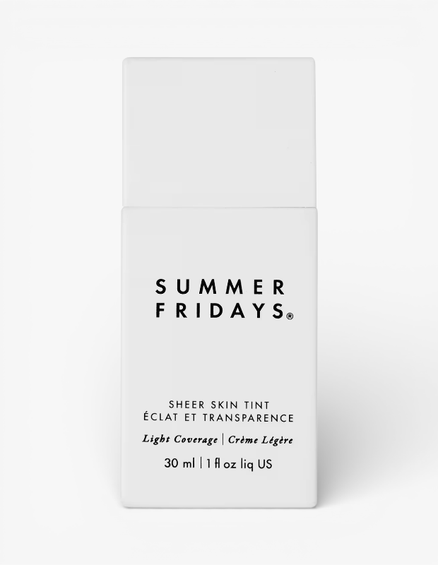 Marka Adı: SUMMER FRIDAYS
Ürün Cinsiyeti: Belirtilmemiş
Ürün Tipi: Yarı şeffaf cilt tonu eşitleyici
Ürün Sezonsallığı: Belirtilmemiş
Ürün Çeşidi: Sıvı formda cilt tonu eşitleyici

Ürün Özellikleri:
Bu yarı şeffaf cilt tonu eşitleyici, cilde doğal bir ışıltı ve şeffaflık sunarak hafif kapatıcılık sağlar. Hafif kremsi ve sıvı yapısıyla ciltte ağırlık yapmaz, kolayca uygulanır ve doğal bir bitiş bırakır. Cilt tonunu nazikçe eşitlemek ve sağlıklı, filtrelenmiş bir görünüm kazandırmak için tasarlanmıştır. Ürün, 30 ml hacminde sunulmaktadır.

Öne Çıkan Detaylar:
- Cilde doğal ışıltı ve şeffaflık verir
- Hafif kapatıcılık sunar
- Hafif kremsi ve sıvı dokuya sahiptir

Kimler Kullanıyor?:
Ciltlerinde doğal, yumuşak ve filtrelenmiş bir ışıltı arayanlar bu ürünü tercih edebilir. Aşırı parlak bitişlerden kaçınarak cildinin nemli, canlı ve pürüzsüz görünmesini isteyen, aynı zamanda gözenekleri ve ince çizgileri daha dengeli göstermeyi hedefleyen kişiler için idealdir. Ten makyajında hafifliği ve ciltle bütünleşen doğal bir görünümü benimseyen herkes bu ürünü günlük rutinlerine kolayca dahil edebilir.