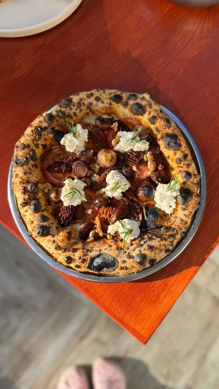 kuru domatesli pizza
