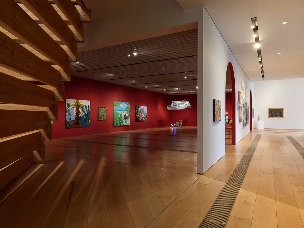 Odunpazarı Modern Müze’de Ferahfeza sergisi kapsamında geniş galeri mekânı ve seçili sanat eserleri.