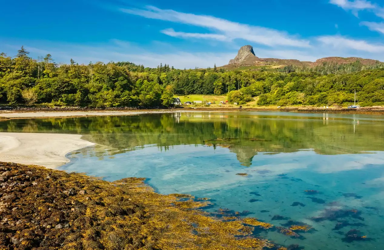 Eigg Adası kıyı, kumsal ve bol doğal alan