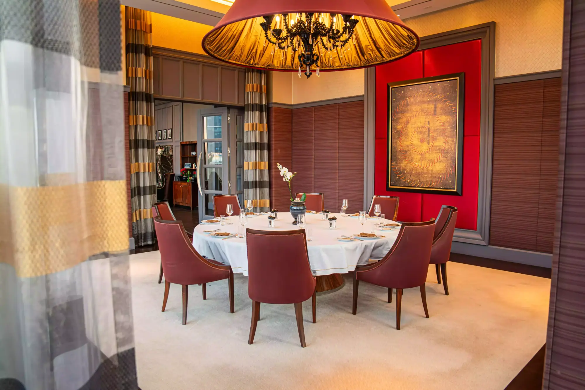 JW Steakhouse yemek oturma alanı