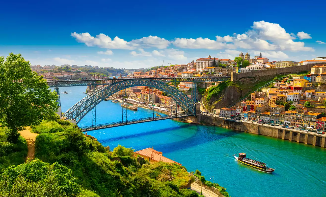 Yaz Kalabalığı Başlamadan: İlkbaharın En İyi Tatil Rotaları