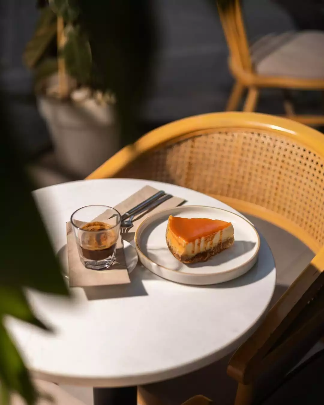 Melly Coffee espresso kahvesi ve balkabaklı cheesecake'i