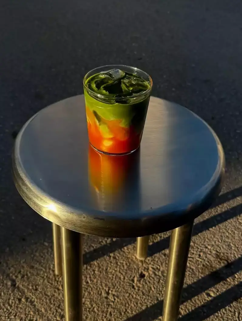 V24 Coffee Club çilekli matcha