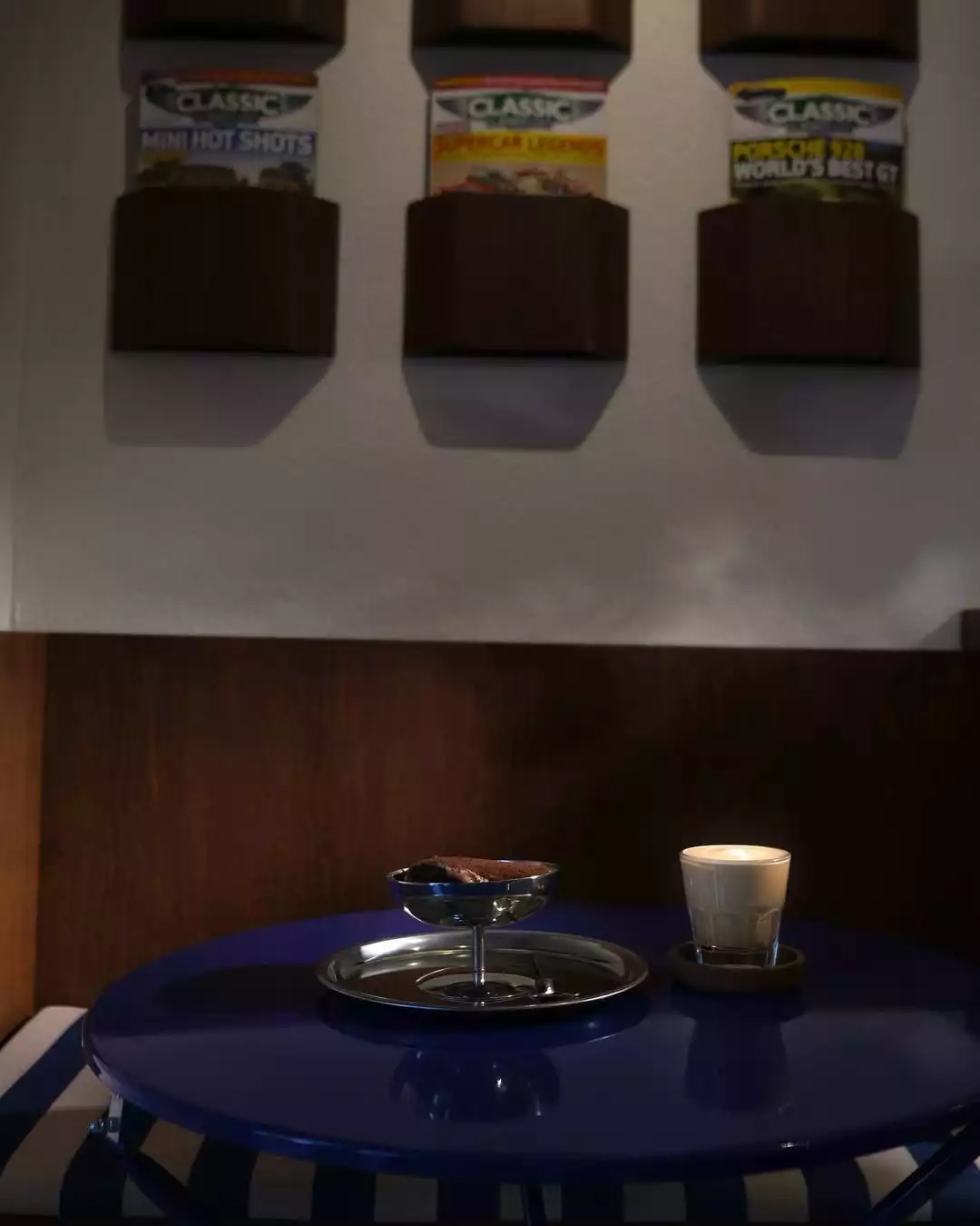 V24 Coffee Club tiramisu ve ice latte