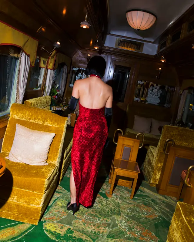 Eastern & Oriental Express, dans ve piyano gecesi