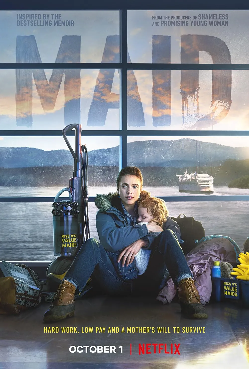 Maid dizisi afişinde Margaret Qualley ve küçük kız çocuğu pencere önünde otururken