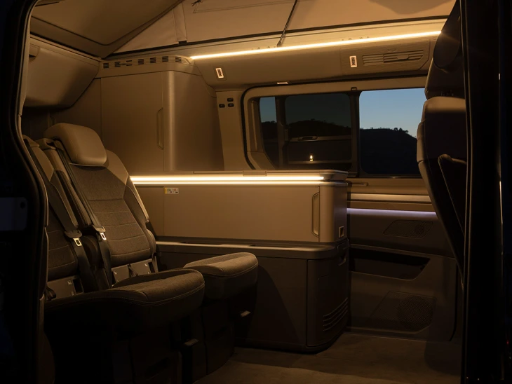 Volkswagen California Ocean gece iç mekan ambiyans aydınlatma