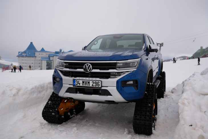 Uludağ White Motion Volkswagen Amarok 3.0 V6 4Motion dört tekerlekten çekiş, mavi, paletli pick-up