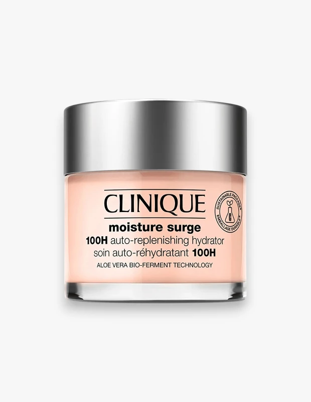 Marka Adı: Clinique
Ürün Adı: Clinique Moisture Surge 100H Hydrator
Ürün Cinsiyeti: Unisex
Ürün Tipi: Nemlendirici Jel
Ürün Sezonsallığı: Belirtilmemiş
Ürün Çeşidi: Cilt Nemlendirici
Ürün Özellikleri: Bu ürün, Clinique markasına ait, 100 saate kadar etkili kendi kendini yenileyen bir nemlendiricidir. Yağsız jel formülü sayesinde cildi ağırlaştırmadan derinlemesine nemlendirir. Hyalüronik asit, laktobasil ve aloe suyunun fermantasyonundan elde edilen patentli bir formüle sahiptir. Cildin nemi içinde hapsetme yeteneğini destekler ve Aloe Vera Biyo-Fermantasyon Teknolojisi ile zenginleştirilmiştir. Ayrıca, sürdürülebilir ambalaj özellikleri taşıdığı ürün etiketiyle belirtilmiştir.
Öne Çıkan Detaylar:
- 100 saate kadar etkili otomatik nemlendirme
- Yağsız jel formül
- Hyalüronik asit ve aloe vera bio-ferment teknolojisi
Kimler Kullanıyor?: Ciltlerinin uzun süreli ve yoğun nemlendirilmesini arayan, özellikle yağsız formülleri tercih eden herkes bu ürünü rahatlıkla kullanabilir. Cildinin daha dolgun, sağlıklı ve ışıltılı görünmesini isteyen, günlük bakım rutininde etkili bir nemlendirme adımı arayan bireyler ve düğün öncesi gibi özel hazırlık dönemlerinde cildini en iyi şekilde desteklemek isteyenler için uygundur.