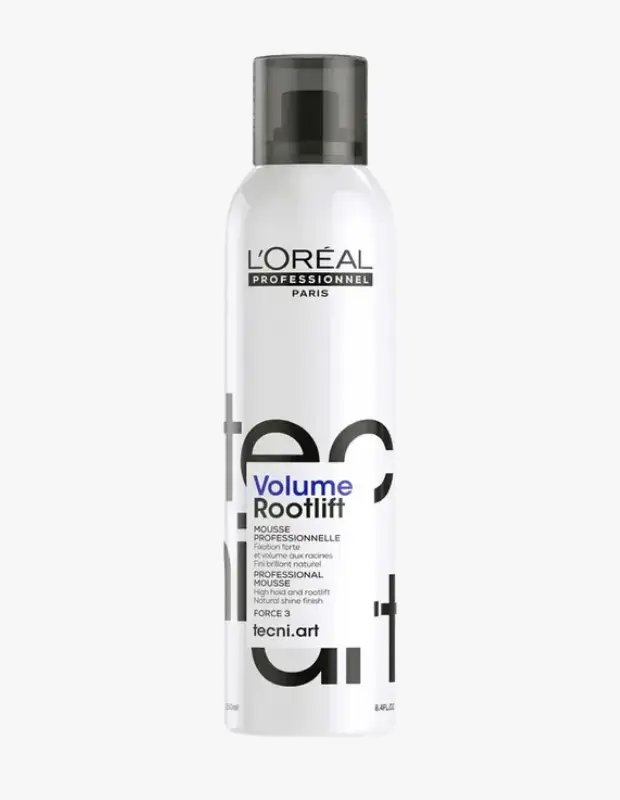 Marka Adı: L'Oréal Professionnel
Ürün Cinsiyeti: Belirtilmemiş
Ürün Tipi: Saç Bakım Ürünü
Ürün Sezonsallığı: Belirtilmemiş
Ürün Çeşidi: Hacim Veren Saç Köpüğü
Ürün Özellikleri: L'Oréal Professionnel Tecni.Art serisinden Volume Rootlift, saçlara diplerden hacim ve kalkıklık kazandırmak için özel olarak formüle edilmiş profesyonel bir saç köpüğüdür. 250 ml'lik silindirik, beyaz ambalajında sunulan bu ürün, saça doğal bir parlaklık (natural shine finish) verirken, Force 3 derecesinde orta ila güçlü bir tutuş (high hold) sağlayarak saç modellerinin gün boyu kalıcılığını destekler.
Öne Çıkan Detaylar:
- Saç köklerine anında hacim ve gözle görülür kalkıklık sağlar.
- Saçlara doğal ve parlak bir görünüm kazandırırken, kalıntı bırakmaz.
- Orta ila güçlü tutuş (Force 3) ile uzun süre kalıcı saç stilleri için idealdir.
Kimler Kullanıyor?: Saçlarının sönük ve cansız görünümünden şikayet eden, diplerden itibaren dolgunluk ve hacim arayan herkes bu ürünü kullanabilir. Özellikle ince telli veya düz saçlara sahip olup daha hacimli, havalı ve enerjik bir görünüm elde etmek isteyenler için uygundur. Modern bob kesimleri gibi hacimli saç modellerini şekillendirmeyi seven ve saçlarında hem doğal bir parlaklık hem de güçlü bir tutuş arayan kişiler tarafından tercih edilebilir.
