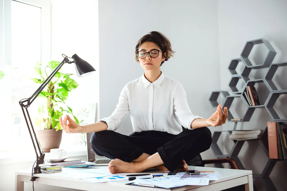 Zihni Sürekli Tetikte Olanlar İçin Meditasyon ve Nefes Rehberi