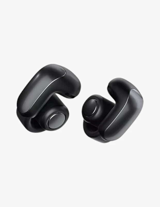 Marka Adı: Bose
Ürün Adı: Bose Ultra Open Earbuds
Ürün Cinsiyeti: Unisex
Ürün Tipi: Kulak İçi Kulaklık
Ürün Sezonsallığı: Belirtilmemiş
Ürün Çeşidi: Açık Kulak Tasarımlı Kablosuz Kulaklık
Ürün Özellikleri: Bu zarif ve ergonomik Bose Ultra Open Earbuds, modern ve minimalist bir tasarıma sahiptir. Mat siyah veya koyu gri renk tonlarındaki pürüzsüz yüzeyi ve metalik görünümlü detaylarıyla dikkat çeker. Kulak içine girmeden, kulak kepçesine güvenli bir şekilde oturan benzersiz açık kulak (open-ear) tasarımı sayesinde, müzik dinlerken veya telefon görüşmesi yaparken çevrenizle bağlantınızı koparmazsınız. Bu rafine mühendislik ürünü, günlük kullanım ve hareketli yaşam tarzları için hem konforlu hem de sağlam bir yapı sunar.
Öne Çıkan Detaylar:
- Çevresel farkındalığı koruyan yenilikçi açık kulak tasarımı
- Gün boyu konfor sağlayan güvenli ve ergonomik kulak kepçesine oturan yapı
- Modern ve minimalist çizgilerle tasarlanmış şık görünüm
Kimler Kullanıyor?: Çevreleriyle bağını koparmadan müzik dinlemeyi, podcast takip etmeyi veya telefon görüşmesi yapmayı tercih eden, aktif ve bilinçli kişiler bu kulaklığı benimseyecektir. Spor yaparken, şehirde yürürken ya da ofiste çalışırken dış seslere karşı tamamen izole olmak istemeyen, konforlu ve güvenli bir kullanım arayan herkes için idealdir. Stilden ödün vermeyen, teknoloji ve estetiği bir arada arayan bireylerin günlük yaşamlarına zarafet ve pratiklik katmak isteyenler bu ürünü tercih edebilirler.