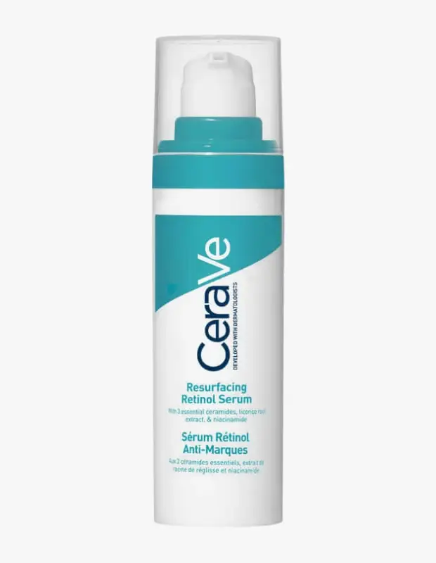 Marka Adı: CeraVe
Ürün Cinsiyeti: Belirtilmemiş
Ürün Tipi: Serum
Ürün Sezonsallığı: Belirtilmemiş
Ürün Çeşidi: Yenileyici Retinol Serum
Ürün Özellikleri: Bu CeraVe Yenileyici Retinol Serum, dermatologlar tarafından geliştirilmiş olup cilt yüzeyini yenilemeye yardımcı olan retinol içerir. Beyaz ana gövdesi ve aqua mavisi şeritleri ile minimalist bir tasarıma sahip olan bu ürün, pratik pompalı şişe ambalajında sunulmaktadır. Formülü, cildin bariyerini destekleyen 3 temel seramid, cilt tonunu eşitlemeye yardımcı olan meyan kökü özü ve niasinamid ile zenginleştirilmiştir. Bu serum, ince çizgilerin görünümünü azaltmaya, cilt dokusunu pürüzsüzleştirmeye ve lekelerin renginin açılmasına destek olmayı hedefler.
Öne Çıkan Detaylar:
- Dermatologlar tarafından geliştirilmiştir.
- Cilt yüzeyini yenileyici retinol içerir.
- 3 temel seramid, meyan kökü özü ve niasinamid ile zenginleştirilmiş formüle sahiptir.
Kimler Kullanıyor?: Cilt tonunda eşitsizlik, ince çizgiler, akne sonrası izler ve pürüzlü cilt dokusu gibi endişeleri olan; cildini yenileyerek daha pürüzsüz, aydınlık ve genç bir görünüme kavuşturmak isteyen herkes bu serumu cilt bakım rutinine dahil edebilir. Kendine özen göstermeyi seven ve dermatologlar tarafından önerilen güçlü içeriklerle cilt sağlığını desteklemek isteyen bireyler için uygundur.