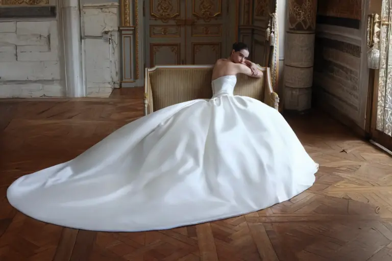 Masalsı Siluetler: Elie Saab’ın En Zarif Gelinlik Modelleri
