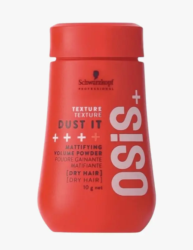 Marka Adı: Schwarzkopf
Ürün Cinsiyeti: Belirtilmemiş
Ürün Tipi: Saç Pudrası
Ürün Sezonsallığı: Belirtilmemiş
Ürün Çeşidi: Hacim Veren, Matlaştırıcı ve Doku Kazandıran
Ürün Özellikleri:
Bu Schwarzkopf Osis+Dust It saç pudrası, saçlara anında mat bir bitiş, gözle görülür hacim ve belirgin doku kazandırmak üzere özel olarak formüle edilmiştir. Özellikle kuru saçlar için tasarlanmış olan ürün, 10 gram net ağırlığıyla pratik bir kullanım sunar ve saç stilinizi güçlendirir. Güçlü doku verme ve hacim kazandırma etkisiyle saçlara belirginlik katar.
Öne Çıkan Detaylar:
- Saçlara mat bir görünüm kazandırır.
- Anında hacim ve dolgunluk sağlar.
- Saç katmanlarına belirgin bir doku ve güçlü bir tutuş verir.
- Kuru saçlar için idealdir.
- Kompakt 10 gramlık ambalajıyla kolay taşınabilir.
Kimler Kullanıyor?:
Kısa, katmanlı veya pixie gibi cesur saç kesimlerine modern bir dokunuş katmak isteyenler, saçlarında zahmetsiz bir hacim ve mat bir bitiş arayanlar bu ürünü tercih ediyor. Özellikle dalgalı, shaggy veya salaş tarzlarda saç katmanlarını vurgulamak, saça hareket ve dolgunluk kazandırmak isteyenler için idealdir. Doğal ve asi bir görünüm peşinde olanlar ile saçlarını kolayca şekillendirirken aynı zamanda belirgin ve kalıcı bir tutuş elde etmeyi arzulayan herkesin favorisi olabilir.