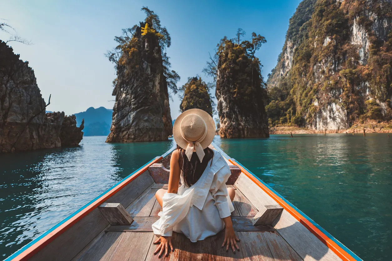 Solo travel'a çıkmış bir kadın