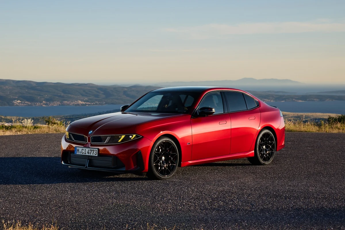 yeni-bmw-3-serisi-m350i-benzinli-b58-motor-kirmizi