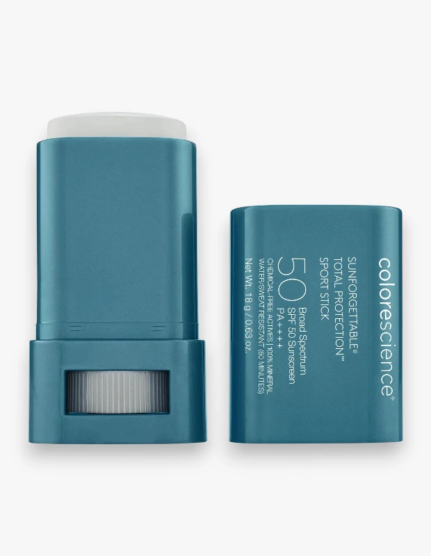 Marka Adı: Colorescience
Ürün Adı: Colorescience Total Protection Sport Stick SPF50
Ürün Cinsiyeti: Unisex
Ürün Tipi: Güneş Koruyucu Stick
Ürün Sezonsallığı: Tüm Sezonlar
Ürün Çeşidi: Mineral Güneş Koruyucu
Ürün Özellikleri: Colorescience Total Protection Sport Stick SPF50, geniş spektrumlu UVA/UVB koruması sağlayan mineral filtreli bir güneş koruyucudur. SPF 50 ve PA++++ derecesine sahip olup, kimyasal içermeyen aktif bileşenlerle formüle edilmiştir. EnviroScreen teknolojisi sayesinde suya ve tere 80 dakikaya kadar dayanıklılık sunarak yoğun fiziksel aktiviteler sırasında bile etkili koruma sağlar. Pratik stick yapısıyla kolay uygulama imkanı sunar ve 18 g / 0.63 oz ağırlığındadır.
Öne Çıkan Detaylar:
- 80 dakikaya kadar suya ve tere dayanıklı formül
- Geniş spektrumlu SPF 50 ve PA++++ mineral koruma
- Yoğun fiziksel aktiviteler için ideal pratik stick yapı
Kimler Kullanıyor?: Aktif yaşam tarzını benimseyen, spor yaparken veya açık havada uzun süre vakit geçiren herkes için uygundur. Cildini suya ve tere dayanıklı, güvenilir bir korumayla desteklemek isteyenler ve güneş kremini gün içinde pratik bir şekilde tazelemek isteyenler bu ürünü tercih edebilir.