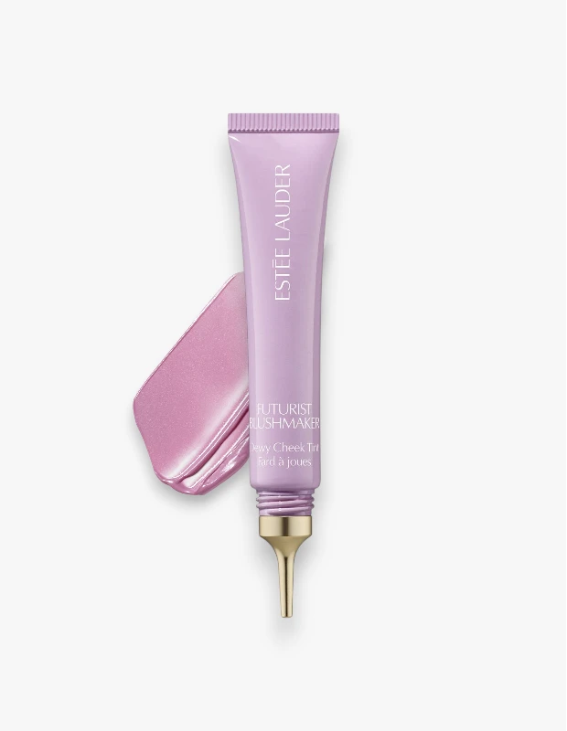Marka Adı: Estee Lauder
Ürün Cinsiyeti: Belirtilmemiş
Ürün Tipi: Likit Allık
Ürün Sezonsallığı: Belirtilmemiş
Ürün Çeşidi: Meet Cute (Lavanta Tonlu)
Ürün Özellikleri: Bu Estee Lauder Futurist Blushmaker Dewy Cheek Tint, Meet Cute adlı lavanta tonlu likit allık, yanaklara anında canlılık ve nemli bir parlaklık veren modern bir formüle sahiptir. Kolayca dağılabilen likit yapısı sayesinde cilde doğal bir lavanta-pembe ışıltı kazandırırken, metalik altın rengi hassas ucu ile kontrollü ve eşit uygulama imkanı sunar. Yorgunluk izlerini optik olarak nötralize eden bu allık, makyaja sofistike ve çağdaş bir dokunuş katarak klasik allık anlayışını daha güncel bir noktaya taşır.
Öne Çıkan Detaylar:
- Cilde nemli ve ışıltılı bir bitiş sağlar.
- Kolay uygulama sağlayan likit dokulu formül.
- Modern ve aydınlatıcı lavanta tonu.
Kimler Kullanıyor?: Bu allık, makyajına modern ve sofistike bir dokunuş katmak isteyen, ciltte canlı ve aydınlık bir etki arayan herkes için idealdir. Özellikle yorgunluk izlerini gizlemek, yüzüne nazik bir ışıltı ve taze bir renk katmak isteyenler, bu nemli bitişli lavanta tonunu severek kullanabilir.