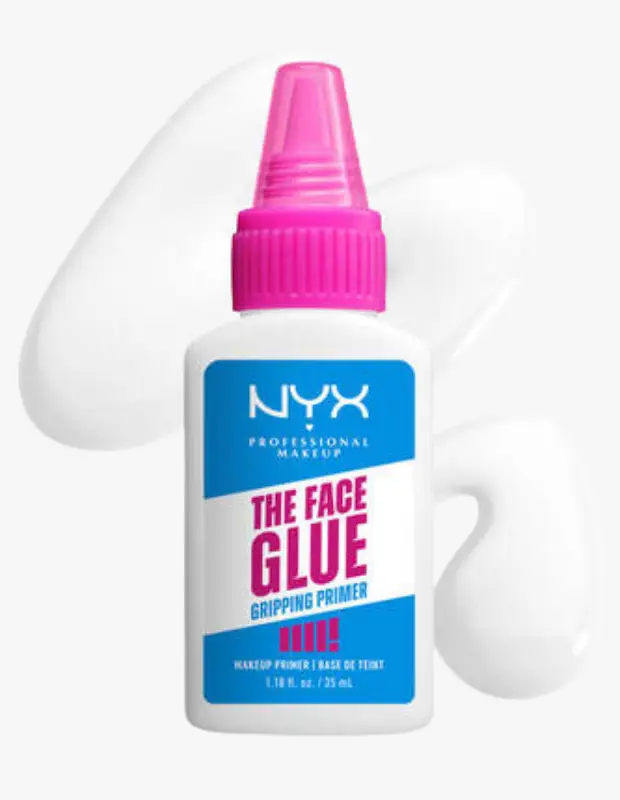 Marka Adı: Nyx Professional Makeup
Ürün Cinsiyeti: Belirtilmemiş
Ürün Tipi: Makyaj Bazı
Ürün Sezonsallığı: Belirtilmemiş
Ürün Çeşidi: Yapışkan Etkili Makyaj Bazı
Ürün Özellikleri: Bu ürün, beyaz renkte, pembe kapaklı, sıkılabilir plastik bir şişede sunulan yapışkan etkili bir makyaj bazıdır. Şişenin üzerinde THE FACE GLUE GRIPPING PRIMER ibaresi dikkat çekmektedir. 35 ml (1.18 fl. oz.) hacmindeki ürün, ince bir uca sahip kapağı sayesinde kontrollü bir uygulama imkanı sunar. Görseldeki ürün sızıntısından anlaşıldığı üzere, beyaz ve yoğun kıvamlı jel benzeri bir dokuya sahiptir. Makyajın cilde daha iyi tutunmasını sağlayarak kalıcılığını artırma ve cildi pürüzsüz bir makyaj zemini için hazırlama amacıyla formüle edilmiştir.
Öne Çıkan Detaylar:
- Makyajın cilde güçlü bir şekilde tutunmasını sağlayan yapışkan etkili formül.
- Gözeneklerin ve ince çizgilerin görünümünü flulaştırmaya yardımcı olma.
- Makyajın gün boyu kalıcılığını destekleme özelliği.
Kimler Kullanıyor?: Özel günlerde veya günlük makyaj rutininde makyajının daha uzun süre dayanmasını arzu eden, cildine pürüzsüz ve kusursuz bir zemin hazırlamak isteyen herkes bu ürünü tercih edebilir. Cildindeki gözenekleri ve ince çizgileri daha az belirgin hale getirerek makyajın ciltle bütünleşmesini sağlamayı amaçlayan; taze, özgüvenli ve en iyi halini yansıtan bir görünüm arayışında olan kullanıcılar için uygundur.