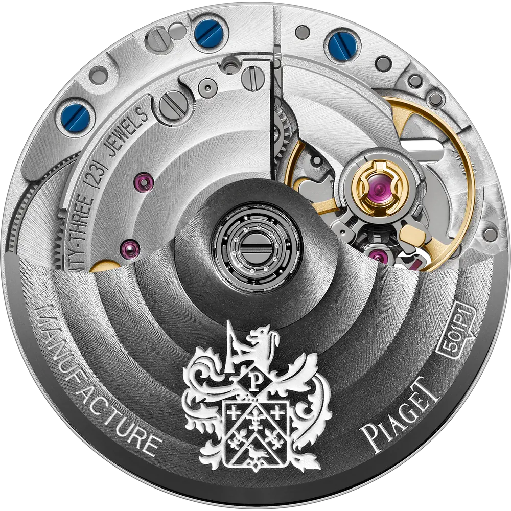 Watches & Wonders 2026'da tanıtılan Piaget Limelight Gala kadın saatine güç veren, ince işlenmiş metalik bileşenleri, yirmi üç yakutu, mavi başlı vidaları ve Piaget amblemli döner rotoruyla göz alıcı 501P1 otomatik mekanizmanın yakından görünümü.
