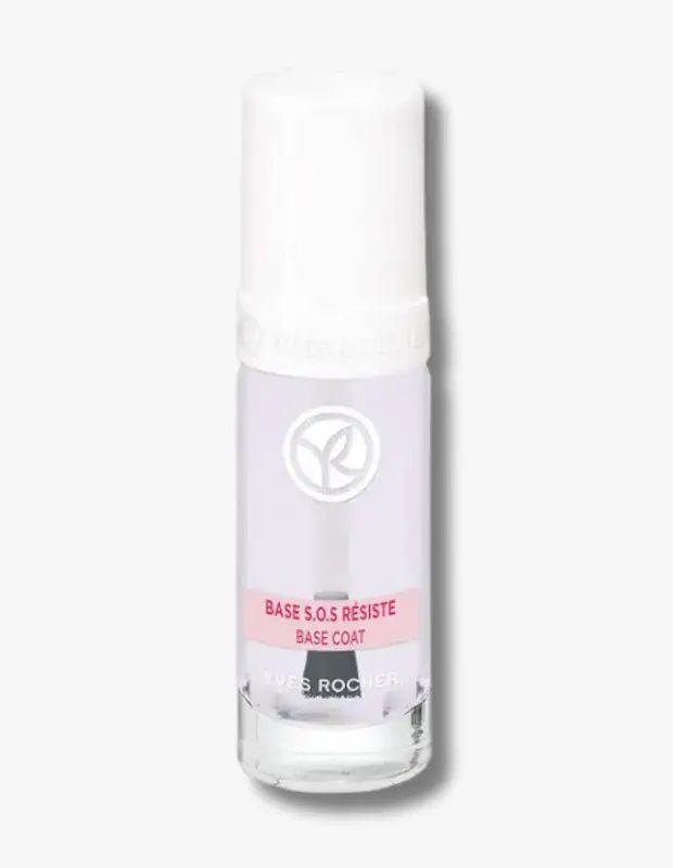Marka Adı: Yves Rocher
Ürün Adı: Yves Rocher Güçlendirici Oje Bazı
Ürün Cinsiyeti: Unisex
Ürün Tipi: Oje Bazı
Ürün Sezonsallığı: İlkbahar/Yaz
Ürün Çeşidi: Tırnak Bakım Ürünü
Ürün Özellikleri: Şeffaf renkli, cam şişede ve fırça aplikatörlü olarak sunulan bu tırnak bazı, bambu lifleri ve E vitamini türevleri içeren özel formülüyle tırnakları güçlendirmeyi ve kırılmaya karşı korumayı hedefler. Ojenin altında bir baz katmanı olarak kullanılarak hem tırnak sağlığını destekler hem de manikürün dayanıklılığını artırır.
Öne Çıkan Detaylar:
- Tırnakları güçlendirerek kırılmayı önlemeye yardımcı olur.
- Bambu lifleri ve E vitamini türevleri ile zenginleştirilmiş formül.
- Şeffaf yapısıyla doğal bir görünüm veya oje altına kusursuz bir zemin sağlar.
Kimler Kullanıyor?: Tırnak sağlığına önem veren, tırnaklarının daha güçlü ve dayanıklı olmasını isteyen herkes bu ürünü tercih edebilir. Kırılgan tırnaklara sahip olanlar, tırnaklarını dış etkenlere karşı korumak isteyenler veya renkli oje uygulamalarından önce tırnaklarını besleyici bir baz ile hazırlamak isteyenler için idealdir. Doğal ve bakımlı tırnak görünümünü destekleyen bu ürün, her yaş ve stil grubundan bireyin güzellik rutinine kolayca adapte olabilir.