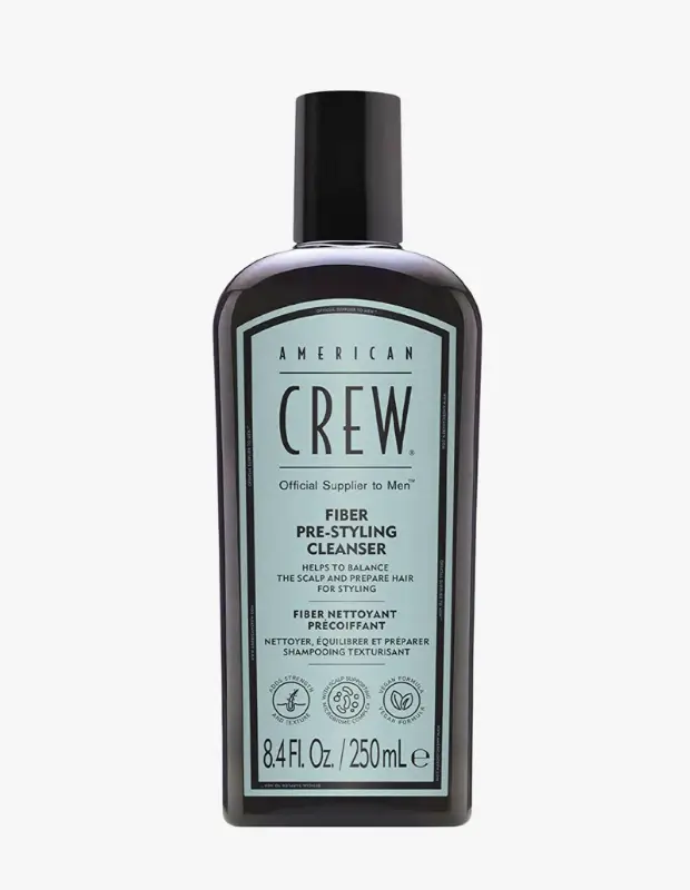 Marka Adı: American Crew
Ürün Adı: American Crew Erkek Saç Hacim ve Tutuş Hazırlık Şampuanı
Ürün Cinsiyeti: Erkek
Ürün Tipi: Hazırlık Şampuanı
Ürün Sezonsallığı: Belirtilmemiş
Ürün Çeşidi: Saç Temizleyici ve Dokulandırıcı Şampuan
Ürün Özellikleri: American Crew'un erkeklere özel tasarlanmış bu Fiber Hazırlık Şampuanı, saçı şekillendirmeye hazırlarken saç derisini dengelemeye yardımcı olur. Saç tellerine güç ve doku katmak için özel olarak formüle edilmiştir. Saç derisi mikrobiyomunu destekleyen bir kompleks içeren formülü ile saç derisi sağlığını korumayı hedefler. 250 ml hacimli şık ve minimalist siyah şişesi, profesyonel bir görünüm sunarken, vegan formülü ile etik tercihlere de uyum sağlar.
Öne Çıkan Detaylar:
- Saça güç ve doku kazandırır.
- Saç derisi mikrobiyomunu destekleyen özel kompleks içerir.
- Vegan formüle sahiptir.
Kimler Kullanıyor?: Saç şekillendirme rutinlerine özen gösteren, saçına doğal bir hacim, doku ve esnek tutuş kazandırmak isteyen erkekler için idealdir. Saç derisi sağlığını önemseyen, saçını ağırlaştırmadan şekillendirmeye hazırlayan dengeleyici bir temizleyici arayan, modern ve bakımlı bir görünümü tercih eden stil sahibi kişiler bu ürünü günlük rutinlerine dahil edebilirler.