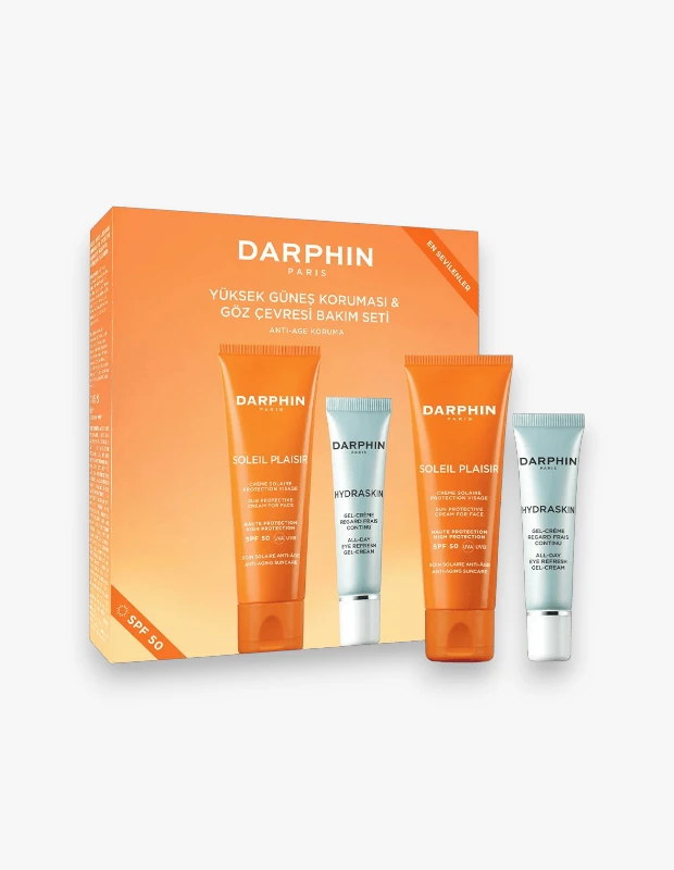Marka Adı: Darphin
Ürün Adı: Darphin Güneş Koruması ve Işıltılı Cilt Görünümü Seti
Ürün Cinsiyeti: Unisex
Ürün Tipi: Cilt Bakım Seti
Ürün Sezonsallığı: Yaz
Ürün Çeşidi: Güneş Koruyucu ve Göz Çevresi Bakım Seti
Ürün Özellikleri: Darphin Güneş Koruması ve Işıltılı Cilt Görünümü Seti, cilt lekeleri ve yaşlanma belirtilerine karşı etkili bakım sunan iki temel ürünü içerir: Darphin Soleil Plaisir SPF50 Güneş Koruyucu ve Darphin Hydraskin All-Day Eye Refresh Gel-Krem. Soleil Plaisir, UVA ve UVB ışınlarına karşı yüksek SPF 50 koruma sağlarken, E vitamini ile antioksidan destek sunar ve hyaluronik asit ile karanja yağı sayesinde cildi nemlendirir. Suya dayanıklı yapısıyla plajda ve sıcak havalarda rahat kullanım sağlar, ciltte ağırlık yapmaz. Hydraskin All-Day Eye Refresh ise hafif ve ferahlatıcı jel-krem dokusuyla göz çevresini anında canlandırır, yorgun görünümü azaltır. Hyaluronik asit, donmuş su yosunu, deniz börülcesi ve Fransız lavantası gibi bitkisel aktiflerle yoğun nem ve aydınlık bir görünüm sağlarken, makyaj altına uyumu ve hızlı emilen yapısıyla dikkat çeker. Anti-age koruma özelliğiyle cildin genç ve ışıltılı kalmasına destek olur.
Öne Çıkan Detaylar:
- Yüksek SPF50 UVA/UVB koruması ile güneşe karşı güçlü kalkan oluşturur.
- Göz çevresini anında canlandırır, nemlendirir ve aydınlatır.
- Antioksidan içeriklerle cildi çevresel hasara ve erken yaşlanma belirtilerine karşı korur.
Kimler Kullanıyor?: Bu set, cildinin genç ve ışıltılı görünümünü korumak isteyen, güneşin zararlı etkilerine karşı yüksek koruma arayan ve aynı zamanda göz çevresindeki yorgunluk belirtilerini gidermeyi hedefleyen herkes için idealdir. Yaz aylarında dahi cilt bakım rutininden ödün vermek istemeyen, plajda ve günlük yaşamda pratik ancak etkili çözümler arayan bireylerin tercihidir.