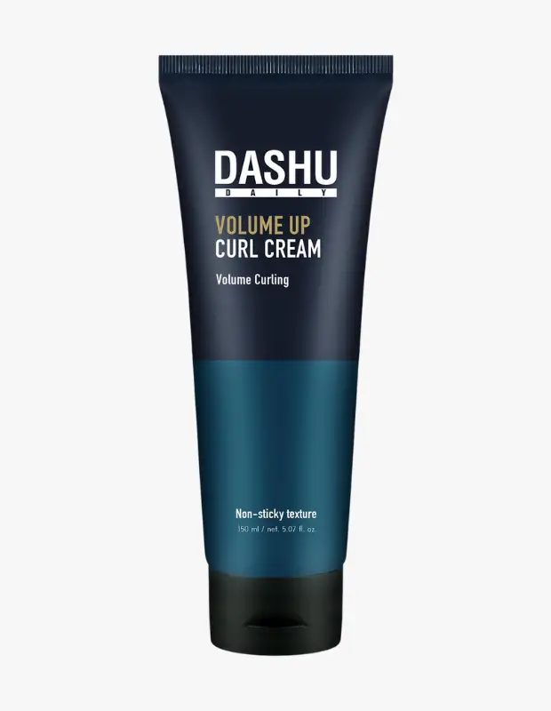 Marka Adı: Dashu
Ürün Adı: Dashu Erkek Volume Up Curl Cream
Ürün Cinsiyeti: Erkek
Ürün Tipi: Saç Şekillendirici Krem
Ürün Sezonsallığı: Belirtilmemiş
Ürün Çeşidi: Bukle Belirginleştirici
Ürün Özellikleri: Bu bukle belirginleştirici krem, saçlara doğal hacim ve belirgin dalgalı bir görünüm kazandırmak için özel olarak formüle edilmiştir. Yapışkan olmayan dokusu sayesinde saçı ağırlaştırmaz, buklelerin doğal hareketini korur ve tek tek ayrışmasına yardımcı olur. Saç tellerini besleyerek esnek ve nemli bir bitiş sağlar. Ürün 150 ml hacmindedir.
Öne Çıkan Detaylar:
- Buklelere doğal hacim ve belirginlik katar.
- Yapışkan olmayan formülüyle saçı ağırlaştırmaz.
- Esnek ve nemli bir bitiş sunarak buklelerin doğal hareketini korur.
Kimler Kullanıyor?: Doğal dalgalı veya kıvırcık saçlara sahip, buklelerini sertleştirmeden, yapay bir görünümden uzak, esnek ve hacimli bir şekilde belirginleştirmeyi tercih eden erkekler için idealdir. Saçlarının ağırlaşmadan, nemli ve parlak bir görünüme sahip olmasını isteyen, modern ve zahmetsiz şıklığı benimseyen herkes bu ürünü rahatlıkla kullanabilir.