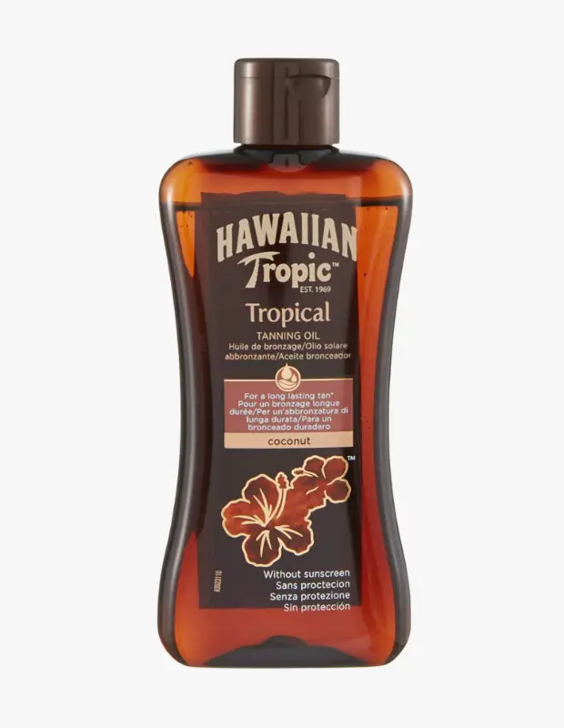 Marka Adı: Hawaiian Tropic
Ürün Adı: Hawaiian Tropic Unisex Tropical Coconut Dark Oil
Ürün Cinsiyeti: Unisex
Ürün Tipi: Bronzlaştırıcı Yağ
Ürün Sezonsallığı: Yaz
Ürün Çeşidi: Yoğun Bronzlaştırıcı Yağ
Ürün Özellikleri: Hawaiian Tropic Tropical Coconut Dark Oil, güneş altında hızlı ve derin bir bronzluk elde etmek isteyenler için özel olarak formüle edilmiş bir bronzlaştırıcı yağdır. Tropikal hindistan cevizi ve egzotik bitki özleri içeren zengin formülü sayesinde güneşi cilde adeta bir mıknatıs gibi çekerek koyu Karayip bronzluğunu vadediyor. Ürün, uzun süreli bir bronzluk sağlamak üzere tasarlanmış olup, güneş koruma faktörü (SPF) içermemektedir. Şık, koyu amber rengi şişesi ve pratik çevirmeli kapağı ile kolayca uygulanabilir; üzerinde yer alan hibiscus çiçeği deseniyle tropikal bir hava katmaktadır.
Öne Çıkan Detaylar:
- Cilde hızlı ve yoğun Karayip bronzluğu kazandırır
- Tropikal hindistan cevizi ve egzotik bitki özleri ile zenginleştirilmiş formül
- Uzun süreli bronzluk etkisi sunar
- Güneş koruma faktörü (SPF) içermez
Kimler Kullanıyor?: Bu ürün, yaz aylarında teninde derin, göz alıcı ve uzun süre kalıcı bir bronzluk yakalamak isteyen herkes için idealdir. Güneşin keyfini çıkarırken, cildine tropikal bir dokunuş katmayı ve o özlenen koyu bronzluğu elde etmeyi hedefleyen kişiler, bu yoğun formülü tercih edebilirler. Güneş koruma faktörüne ihtiyaç duymayan veya ek SPF ürünleriyle birlikte kullanmayı tercih eden, egzotik kokulara ve Karayip esintisine düşkün bireylerin yaz rutinlerinin vazgeçilmezi olabilir.