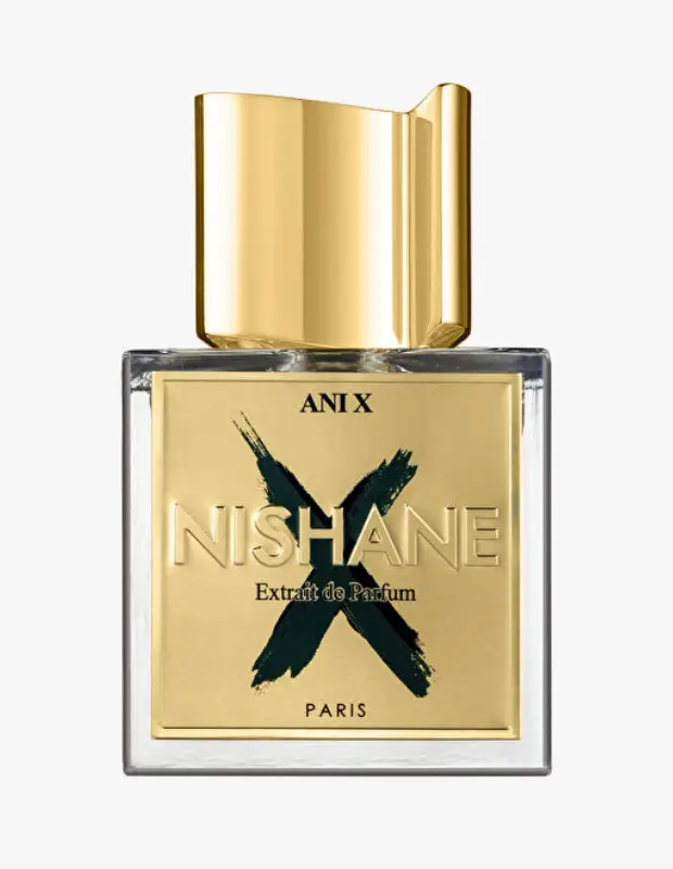 Marka Adı: Nishane
Ürün Adı: Nishane Unisex Ani X
Ürün Cinsiyeti: Unisex
Ürün Tipi: Extrait de Parfum
Ürün Sezonsallığı: Yazlık
Ürün Çeşidi: 100 ml
Ürün Özellikleri: Nishane markasına ait bu Extrait de Parfum, şeffaf cam şişesi, gold rengi metalik kapağı ve üzerinde fırça darbesiyle oluşturulmuş ikonik X tasarımına sahip gold renkli etiketiyle öne çıkar. Etiket üzerinde NISHANE, ANI X ve PARIS yazıları bulunmaktadır. Daha ferah, daha havadar ve tenle nefes alan modern bir yorum sunan bu koku, yüksek esans konsantrasyonuyla uzun süreli kalıcılık vadeder. Temiz ve sofistike bir ten kokusu arayanlar için özel olarak tasarlanmıştır.
Öne Çıkan Detaylar:
- Şişe üzerindeki gold detaylar ve ikonik fırça darbesi X tasarımı
- Tenle uyumlu, ferah ve havadar bir koku profili sunması
- Yüksek esans konsantrasyonu sayesinde kalıcı Extrait de Parfum formülü
Kimler Kullanıyor?: Sessiz gücü benimseyen, kendini kanıtlama çabası gütmeden duruşu ve başarısıyla fark edilen, entelektüel derinliği olan bireyler bu kokuyu tercih eder. Gösterişli tavırlardan, gürültülü ortamlardan ve geçici trendlerden uzak duran, hayatında kaliteye ve zamansızlığa öncelik veren kişiler için idealdir. Lüksü detaylarda arayan, özgün ve sofistike bir imza taşımak isteyen herkesin stilini tamamlar.