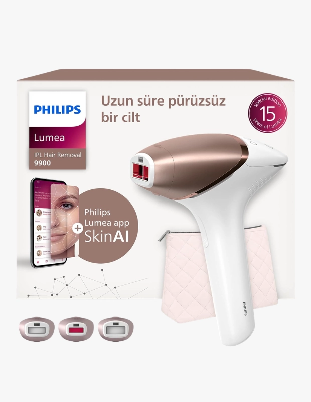 Marka Adı: Philips
Ürün Adı: Philips Kadın Lumea IPL Tüy Alma Cihazı 9900 Serisi
Ürün Cinsiyeti: Kadın
Ürün Tipi: Tüy Alma Cihazı
Ürün Sezonsallığı: Belirtilmemiş
Ürün Çeşidi: Epilasyon Cihazı
Ürün Özellikleri: Bu ürün, evde uzun süreli pürüzsüz bir cilt vaat eden, IPL (Yoğunlaştırılmış Atımlı Işık) teknolojisine sahip Philips Lumea 9900 serisi bir tüy alma cihazıdır. Beyaz ve rose gold tonlarında şık bir tasarıma sahip olan cihaz, Philips Lumea uygulaması ve SkinAI desteğiyle kişiselleştirilmiş kullanım deneyimi sunar. Farklı vücut bölgeleri için özel olarak tasarlanmış, değişebilir üç adet başlık ile birlikte gelir ve cihazı saklamak veya taşımak için pembe, kapitone dokulu bir kese içeriğe dahildir. Lumea'nın 15. yılına özel olarak sunulan bu sürüm, markanın kalitesini ve yenilikçiliğini vurgular.
Öne Çıkan Detaylar:
- Gelişmiş IPL teknolojisiyle evde uzun süreli pürüzsüzlük sunar.
- Cilt tonuna özel tavsiyeler ve kişiselleştirilmiş seanslar için SkinAI destekli Philips Lumea uygulaması entegrasyonu.
- Vücut, yüz ve hassas bölgeler için optimize edilmiş, kolayca takılıp çıkarılabilen üç farklı başlık içerir.
Kimler Kullanıyor?: Bu ürün, modern teknolojiyi kullanarak kişisel bakım rutinlerini ev konforunda, pratik ve etkili bir şekilde gerçekleştirmek isteyen bireyler için tasarlanmıştır. Cilt sağlığına ve estetiğine önem veren, uzun süreli sonuçlar arayan ve düzenli güzellik uygulamalarını günlük yaşamlarına dahil etmeyi tercih eden herkes, bu cihazın sunduğu kullanım kolaylığını ve kalitesini beğenecektir.