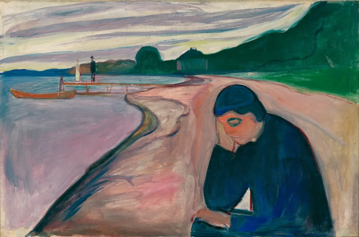 Edvard Munch'un Melankoli tablosunda, ön planda başını eline yaslamış, düşünceli ve kederli görünen koyu renk giyimli bir figür, orta planda dalgalı kıyı şeridi boyunca uzanan pembe kumlu bir yol, iskelede iki kişi ve turuncu bir sandal, arka planda tepeler ve bulutlu gökyüzü detaylı bir şekilde işlenmiştir.