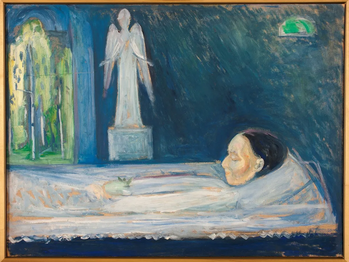 Edvard Munch'un Ölüm Meleği başlıklı bu tablosunda, derin mavi bir atmosferde, başını hafifçe kaldırmış, gözleri kapalı ve yüzü solgun, beyaz bir örtüyle sarılmış bir figür yatağında uzanırken, arka planda kutsal bir anıt gibi duran kanatlı bir melek heykeli ve sol yanda yemyeşil ağaçlık bir alan belirginleşiyor.