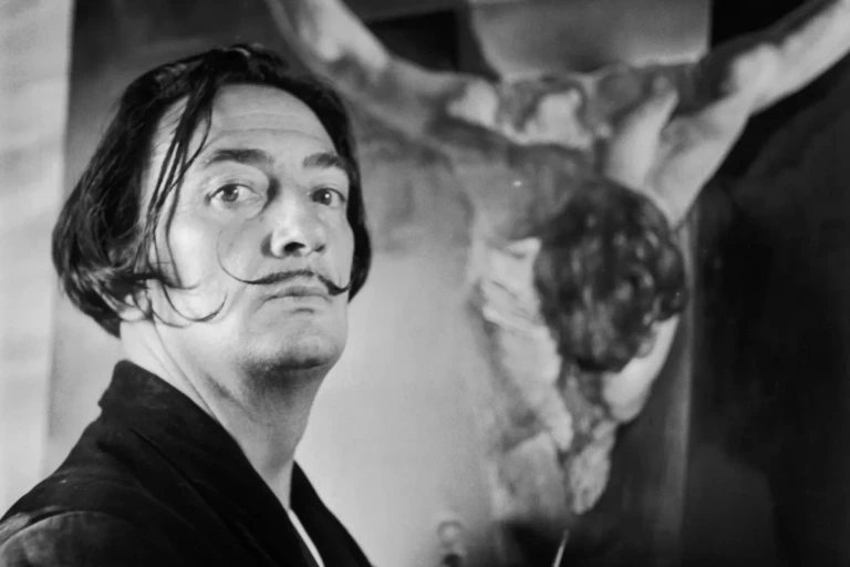 Dahi mi, Deli mi, Pazarlama Gurusu mu? Her Yönüyle Salvador Dalí!