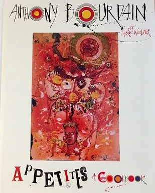 Anthony Bourdain'ın tartışmalı ve dikkat çekici Appetites A Cookbook yemek kitabı kapağında, merkezde kırmızı, pembe ve beyaz tonlarda boya sıçramış, keskin dişli ve kan çanağı gözlü, canavarca bir ağzın içinde çaresiz bir insan yüzü barındıran, soyut ve grotesk bir resim ile yazarın ve kitabın adları belirgin, stilize yazılarla sunuluyor.