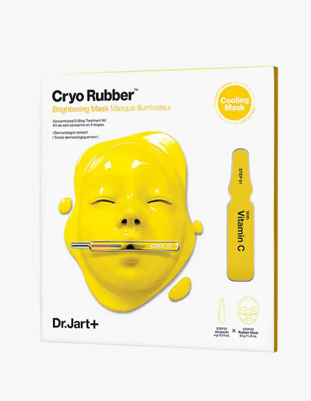 Marka Adı: Dr.Jart+
Ürün Adı: Dr.Jart+ Cryo Rubber C Vitamini Maskesi
Ürün Cinsiyeti: Unisex
Ürün Tipi: Yüz Maskesi Kiti
Ürün Sezonsallığı: Yaz
Ürün Çeşidi: Cryo Rubber Aydınlatıcı Soğutma Maskesi
Ürün Özellikleri: Bu iki adımlı konsantre bakım kiti, cilde anında ışıltı ve canlılık kazandırmak için tasarlanmıştır. C vitamini içeren 4 gramlık bir ampul ve soğutma etkisi sağlayan 40 gramlık bir kauçuk maskedir. Dermatolojik olarak test edilmiş olup, cildi ferahlatarak daha aydınlık bir görünüm sunar. Kauçuk maske yapısı, aktif bileşenlerin cilt tarafından daha iyi emilmesine yardımcı olur.
Öne Çıkan Detaylar:
- Cildin doğal ışıltısını artırmaya ve donuk görünümü azaltmaya yardımcı olan C vitamini içerir.
- Cryo Rubber teknolojisi ile cilde ferahlatıcı ve soğutucu bir etki sunarak canlandırır.
- Konsantre bir ampul ve kauçuk maskeden oluşan iki adımlı, pratik bir cilt bakım kitidir.
Kimler Kullanıyor?: Cildine anında parlaklık ve tazelik katmak isteyenler, yorgun ve donuk cilt görünümünden şikayetçi olanlar bu maskeyi tercih edebilir. Özellikle yaz aylarında cildini ferahlatarak daha canlı ve aydınlık bir görünüme kavuşturmak isteyenler için idealdir. Evde yenilikçi ve etkili bir bakım deneyimi arayan herkesin cilt bakım rutininde yer bulabilir.