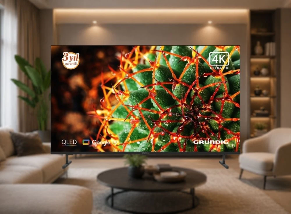 Marka Adı: Grundig
Ürün Adı: Grundig 50 GQ 700A 50 İnç 4K Ultra HD QLED Google TV
Ürün Cinsiyeti: Belirtilmemiş
Ürün Tipi: Televizyon
Ürün Sezonsallığı: Belirtilmemiş
Ürün Çeşidi: Akıllı QLED Televizyon
Ürün Özellikleri: Bu Grundig 50 GQ 700A televizyon, modern ve ince çerçeveli tasarımıyla her türlü yaşam alanına uyum sağlar. 50 inçlik geniş QLED paneli, 4K Ultra HD çözünürlük sayesinde olağanüstü canlı renkler ve keskin detaylar sunar. Google TV işletim sistemi, kullanışlı arayüzü ve geniş uygulama desteğiyle akıllı bir izleme deneyimi sağlarken, HDR desteği daha zengin kontrast ve gerçekçi görüntüler sunar. Dolby Audio teknolojisi etkileyici bir ses kalitesi sunarken, dahili Chromecast ve Wi-Fi bağlantısı dijital içerik akışını ve akıllı cihaz entegrasyonunu kolaylaştırır. Ürün, yerli üretim avantajına ve 3 yıl garantiye sahiptir.
Öne Çıkan Detaylar:
- 3 yıl garantili olması
- 4K Ultra HD çözünürlüklü QLED panel
- Google TV işletim sistemi ve Dolby Audio desteği
Kimler Kullanıyor?: Evinde yüksek görüntü kalitesi ve akıllı televizyon özelliklerini bir arada arayan, dijital platform içeriklerini aktif olarak tüketen kişiler için idealdir. Modern ve minimalist tasarımları tercih eden, yerli üretim ürünlere önem veren ve yaygın servis ağı güvencesiyle sorunsuz bir kullanım deneyimi bekleyen herkes bu televizyonu tercih edebilir. Film, dizi, spor veya oyun tutkunları için canlı ve gerçekçi bir izleme deneyimi sunar.