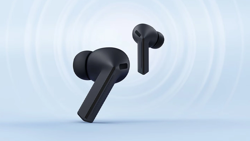 Açık mavi tonlarında, hafif dalgalı bir arka plana karşı konumlandırılmış, şık tasarımlı, mat siyah renkte iki adet Samsung Galaxy Buds3 FE kablosuz kulaklık, detaylıca görünmektedir.