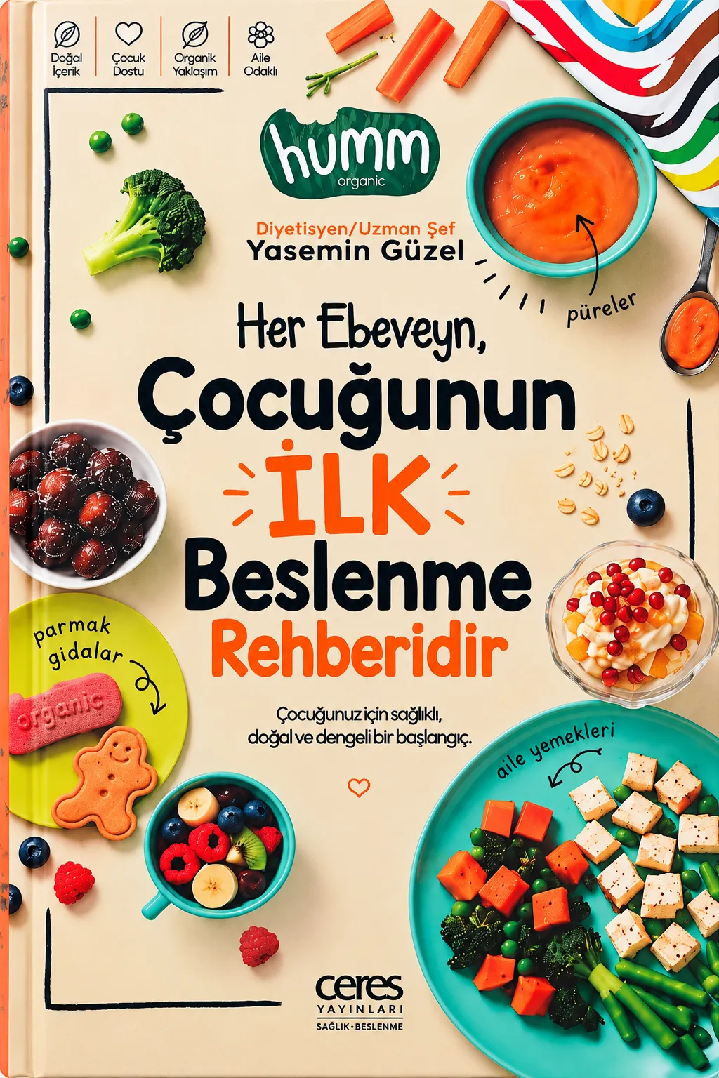 Bir anne, yüksek sandalyede oturan neşeli bebeğine özenle hazırladığı taze sebze pürelerinden bir kaşık uzatırken, ebeveyn olarak sağlıklı beslenme alışkanlıklarının ilk rehberi olma rolünü keyifle yerine getiriyor.