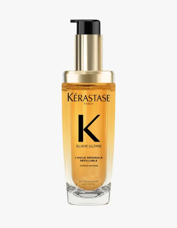 Marka Adı: Kérastase
Ürün Adı: Kérastase Elixir Ultime L'Huile Saç Yağı
Ürün Cinsiyeti: Unisex
Ürün Tipi: Saç Yağı
Ürün Sezonsallığı: Belirtilmemiş
Ürün Çeşidi: Yenilenebilir Bakım Yağı
Ürün Özellikleri: Kérastase Elixir Ultime L'Huile Originale, saçlara anında göz alıcı bir parlaklık ve ipeksi bir dokunuş kazandıran, zengin kamelya özleri içeren özel bir formüle sahiptir. 75 ml hacmindeki bu lüks saç iksiri, aynı zamanda yenilenebilir şişe tasarımıyla çevreye duyarlı bir yaklaşım sunar. Saç tellerini besler, elektriklenmeyi kontrol altına alır ve ağırlaştırmadan podyum ışıltısı verirken, karakteristik niş kokusuyla da duyusal bir deneyim yaşatır.
Öne Çıkan Detaylar:
- Yenilenebilir şişe tasarımı sayesinde sürdürülebilir bir seçenektir.
- Kamelya özleri ile zenginleştirilmiş formülü saça yoğun parlaklık ve yumuşaklık sağlar.
- Saçı ağırlaştırmadan elektriklenmeyi azaltır ve imza bir koku bırakır.
Kimler Kullanıyor?: Saçlarında gözle görülür bir parlaklık, ipeksi bir yumuşaklık ve sağlıklı bir görünüm arayan herkes bu ürünü tercih edebilir. Özellikle saç tellerini beslemek, elektriklenmeyi kontrol altına almak ve fön veya şekillendirme sonrası mat görünümü canlandırmak isteyenler için idealdir. Sürdürülebilir ürünleri ve lüks saç bakım rutinlerini benimseyen kişiler için çekici bir alternatiftir.