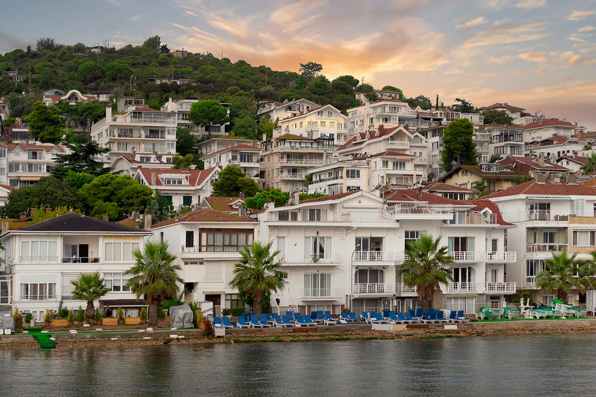 İstanbul’a En Yakın Huzur Durağı: Kınalıada Rehberi