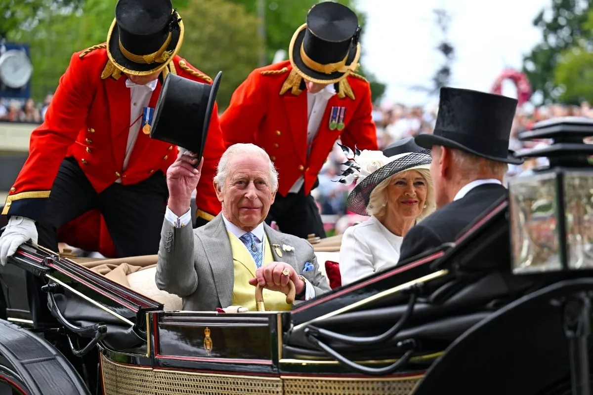 Royal Ascot: 300 Yıllık Kraliyet Geleneği, Şapka Kültürü ve Prestijli At Yarışları