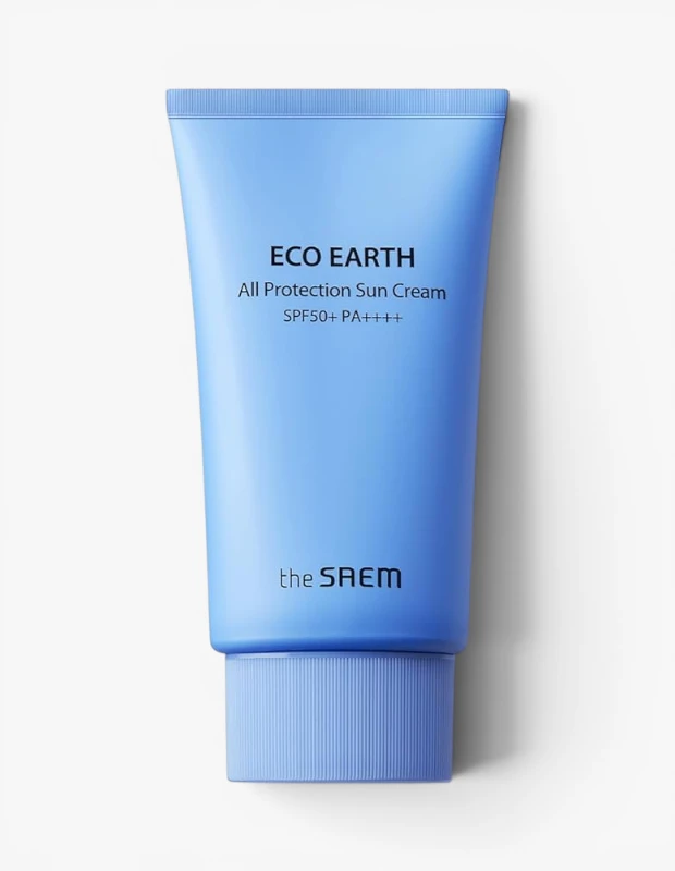 Marka Adı: The Saem
Ürün Adı: The Saem Erkek Mavi Işık Korumalı Anti-Aging Güneş Kremi Spf 50
Ürün Cinsiyeti: Erkek
Ürün Tipi: Güneş Kremi
Ürün Sezonsallığı: Dört Mevsim
Ürün Çeşidi: Krem
Ürün Özellikleri: The Saem ECO EARTH All Protection Sun Cream, SPF50+ PA++++ yüksek koruma faktörü ile cildi UVA ve UVB ışınlarına karşı güçlü bir kalkanla sarar. Özellikle dijital ekranlardan yayılan ve cilt yaşlanmasını hızlandıran mavi ışığın zararlı etkilerini lotus çiçeği özleriyle nötralize ederken, aynı zamanda yaşlanma karşıtı bakım sunar. Açık mavi renkteki pratik tüp ambalajı ile kolay kullanım sağlar ve günlük cilt bakım rutinine sorunsuz entegre olur.
Öne Çıkan Detaylar:
- Mavi ışık (HEV) kaynaklı yaşlanma etkilerine karşı özel olarak formüle edilmiş koruma
- Lotus çiçeği özleri sayesinde cildi rahatlatan ve nötralize eden anti-aging özellik
- SPF50+ PA++++ ile gün boyu geniş spektrumlu, yüksek seviyede güneş koruması
Kimler Kullanıyor?: Dijital ekran karşısında yoğun zaman geçiren, cildini mavi ışığın ve çevresel faktörlerin olumsuz etkilerinden korumak isteyen kişiler için idealdir. Erken yaşlanma belirtilerine karşı proaktif bir yaklaşım benimseyen ve yüksek faktörlü güneş koruyucuyu günlük rutinlerinin vazgeçilmezi olarak gören her birey bu ürünü tercih edebilir.