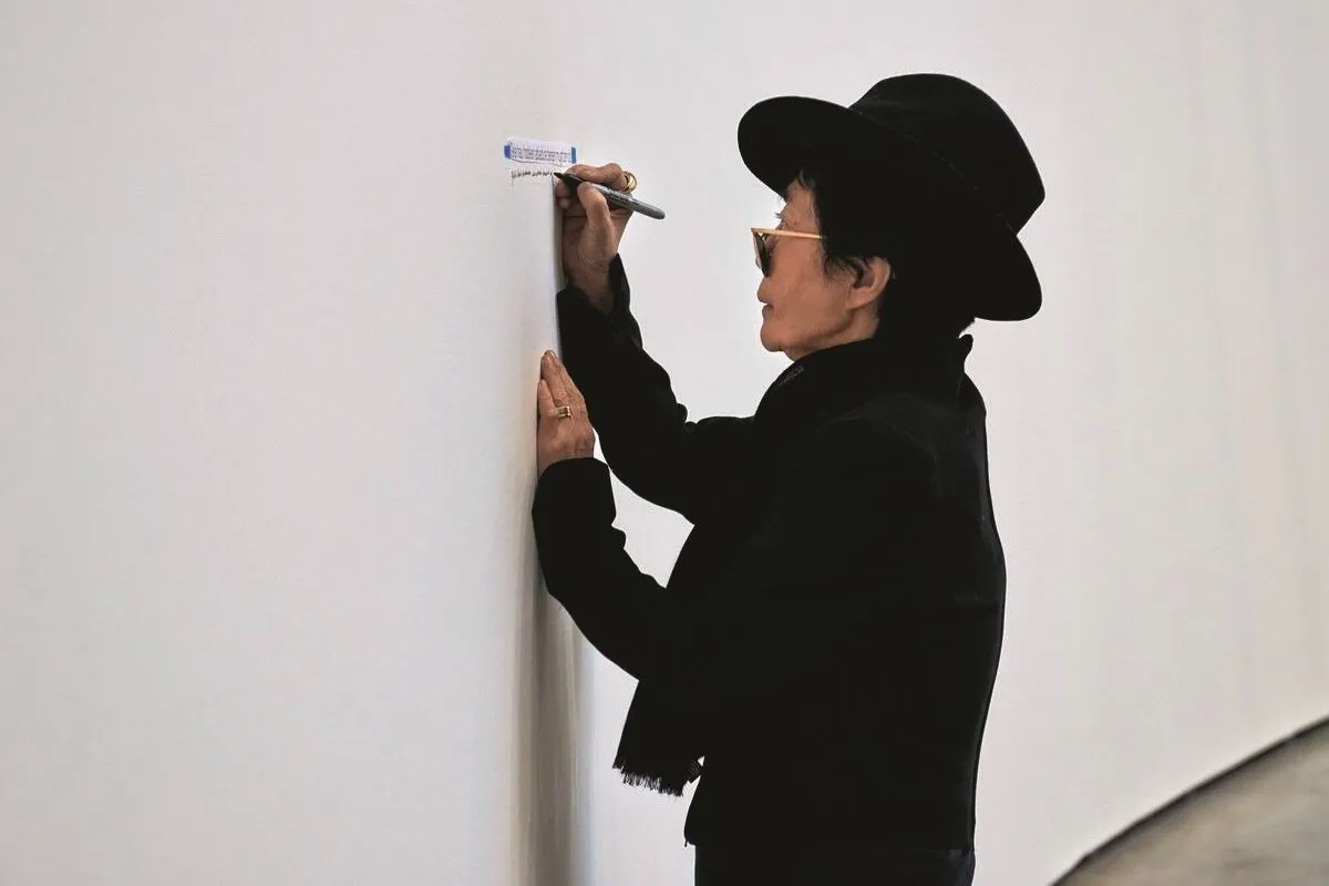 Sosyal Medya Çağında Yoko Ono: 60’ların Avangart Sanatı TikTok’ta Nasıl Yeniden Doğuyor?