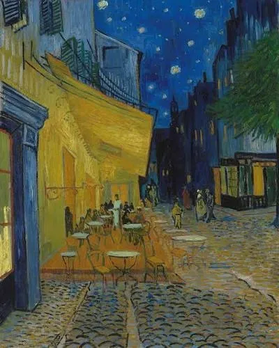 Vincent van Gogh'un ünlü tablosu Gece Kahve Terası, yıldızlı lacivert gökyüzü altında dış mekana yayılmış sarı ışıklar saçan bir kafe terasını, masa ve sandalyelerin etrafında oturan figürlerle birlikte canlı renklerle betimliyor.